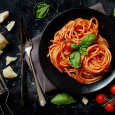 Jak przygotować idealne spaghetti napoletana - prosty przepis krok po kroku