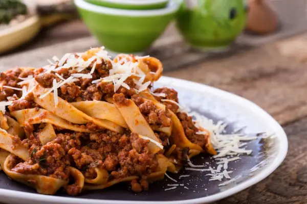 Jakie mięso na spaghetti: najlepsze wybory dla smaku bolognese